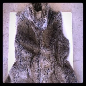 Faux fur Banana Republic vest (adjustable)